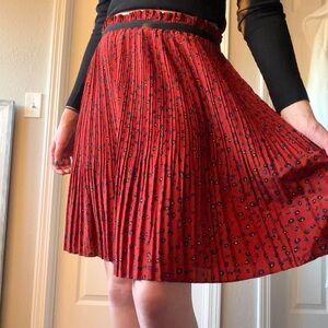 Forever 21 burnt orange low waist pleated skirt